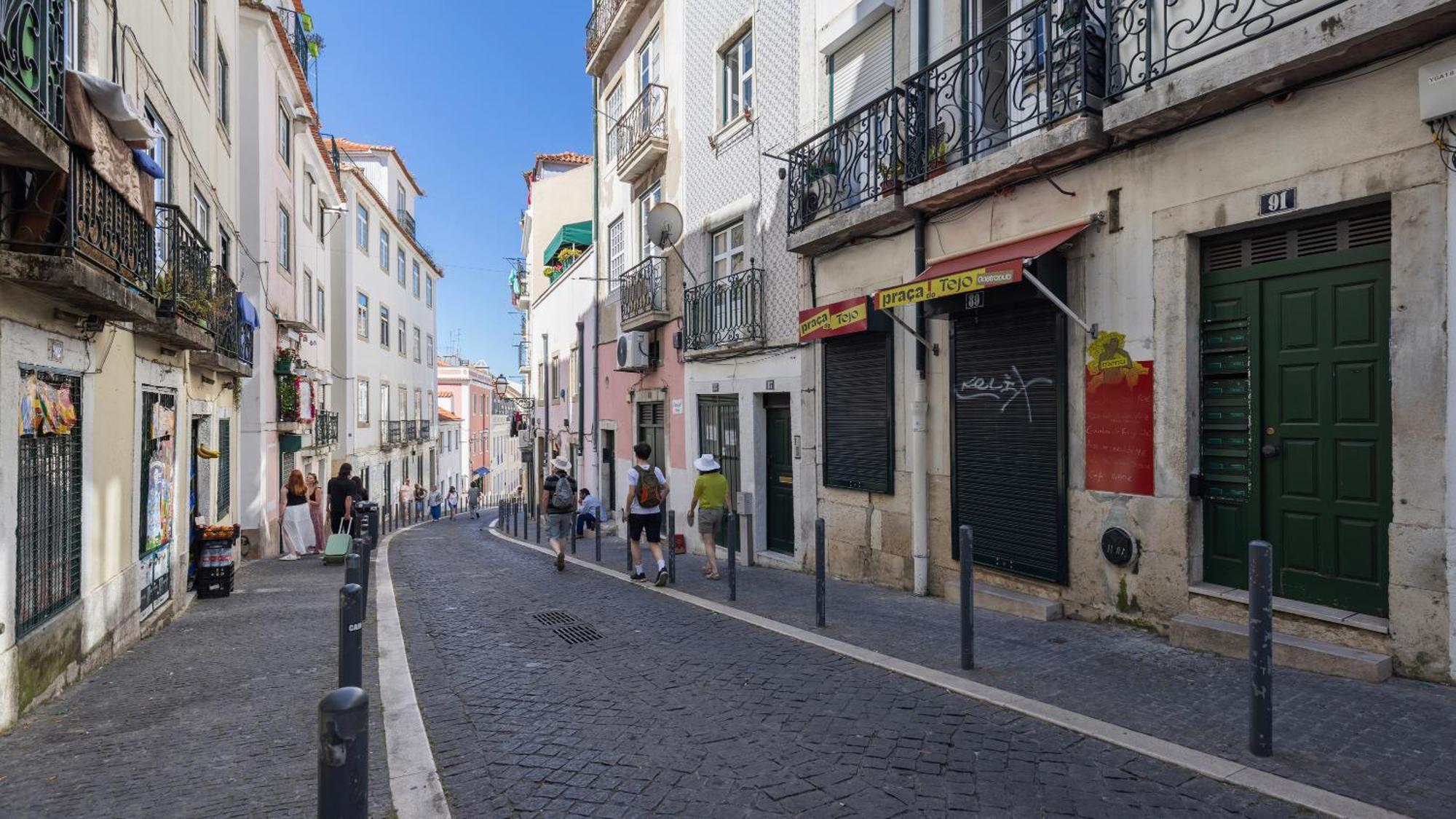 Alfama 1bdr By Lovelystay Apartment